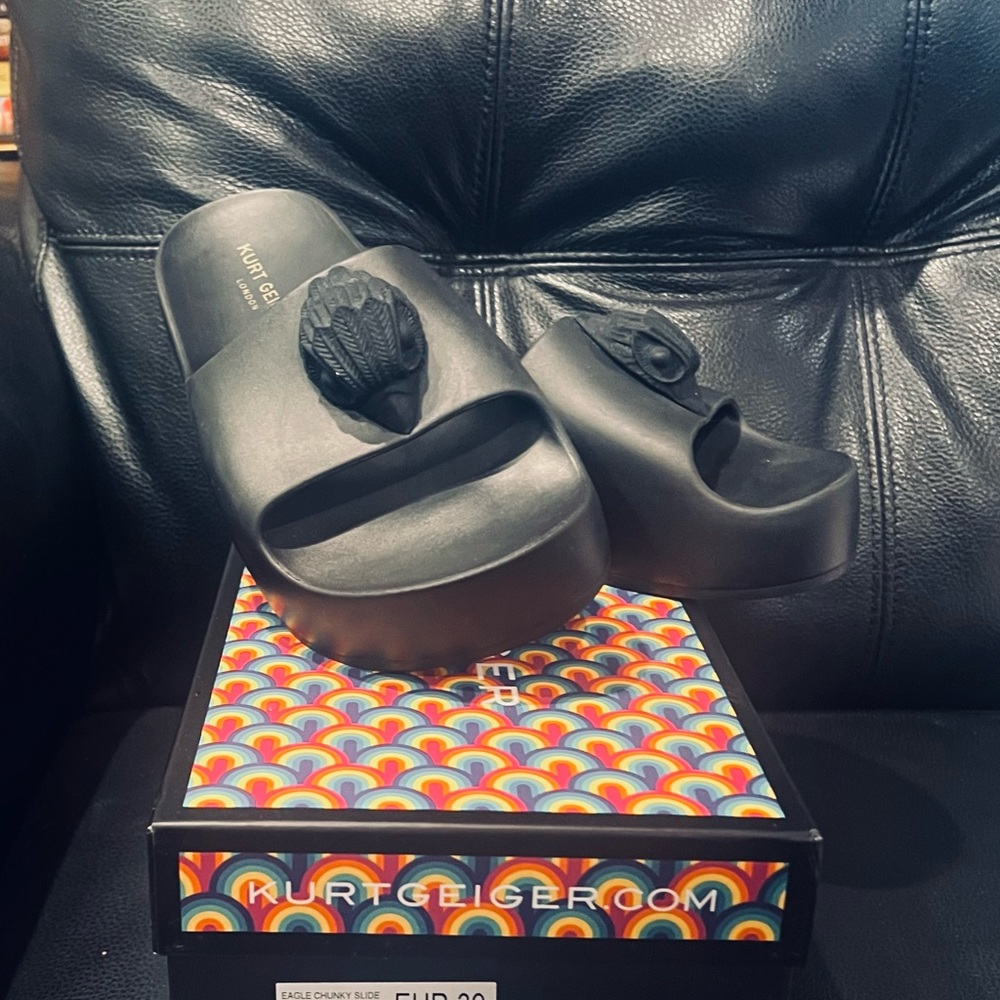 Kurt Gieger 🦅Eagle 👡Chunky 🦅Slide worn once around the house . offers wlcm
